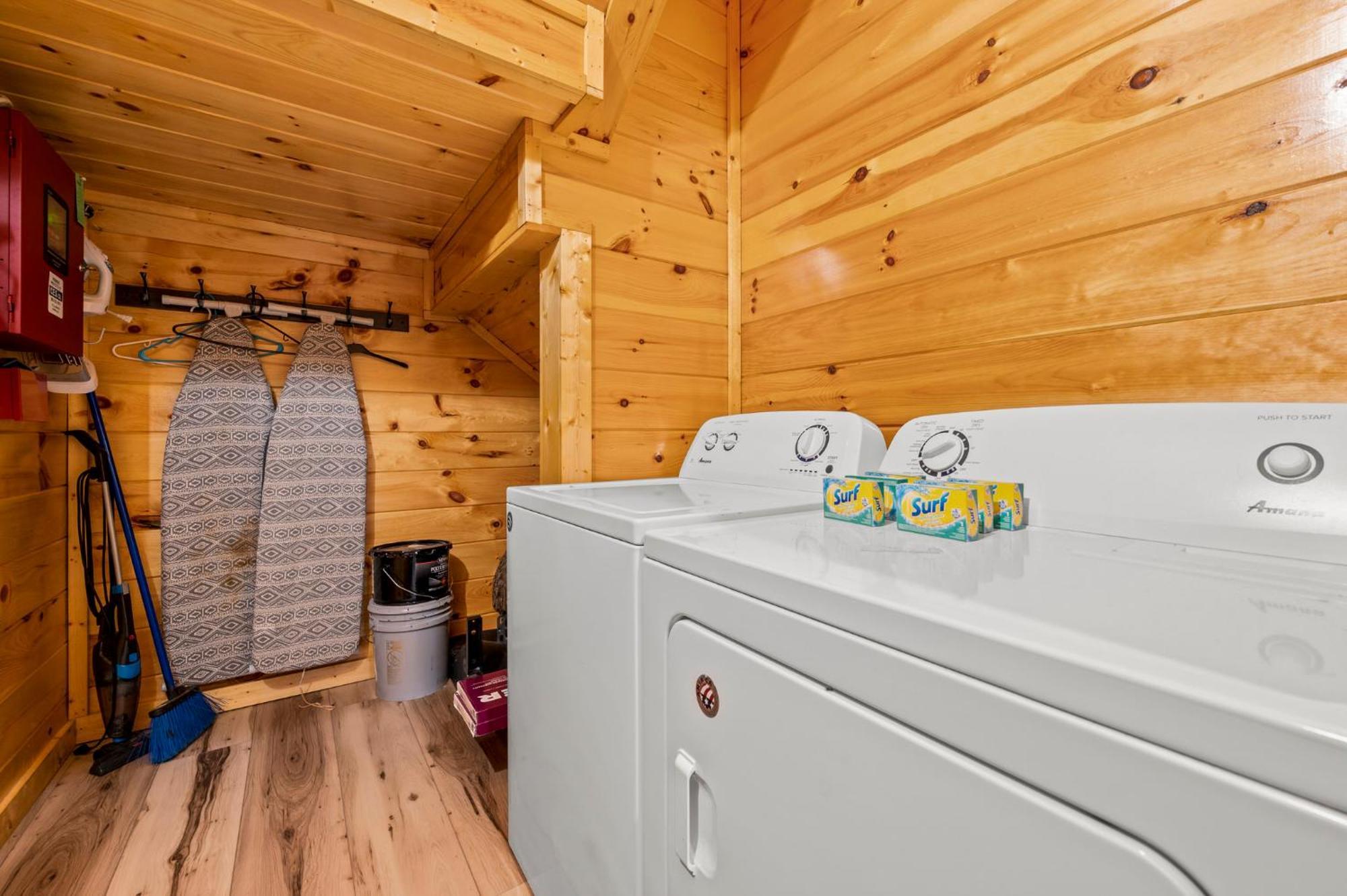 Greystone Retreat By Stony Brook Cabins Гетлинбург Екстериор снимка
